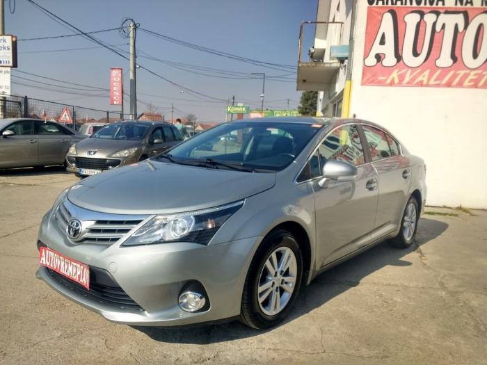 toyota avensis 2 0 d4d besplatni mali oglasi