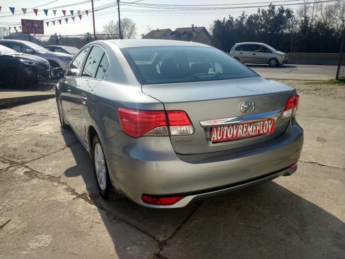 toyota avensis 2 0 d4d besplatni mali oglasi