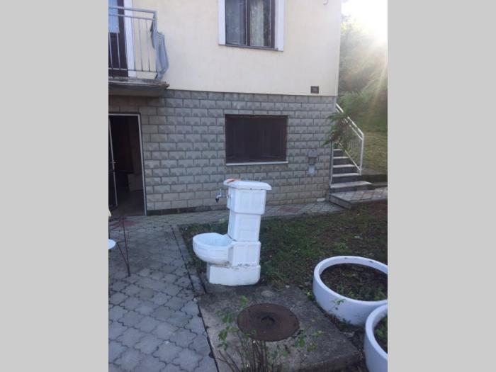 prodajem kuću u topoli besplatni mali oglasi
