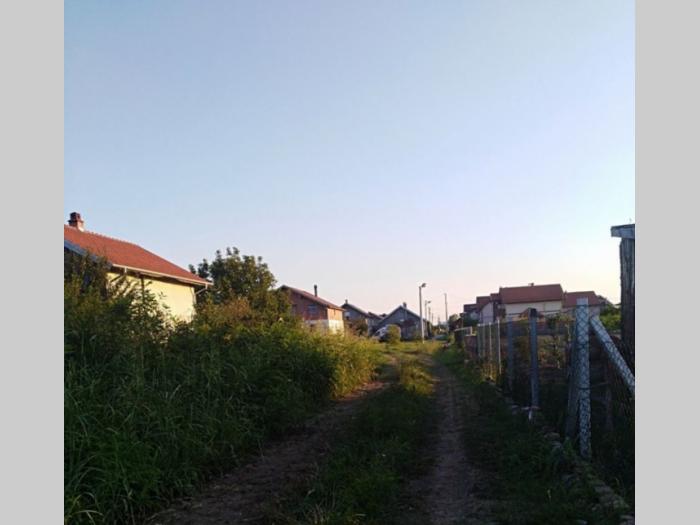 plac u borča (preko puta bsk stadiona) besplatni mali oglasi