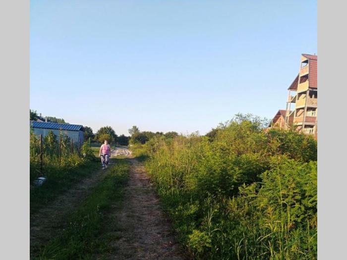 plac u borča (preko puta bsk stadiona) besplatni mali oglasi