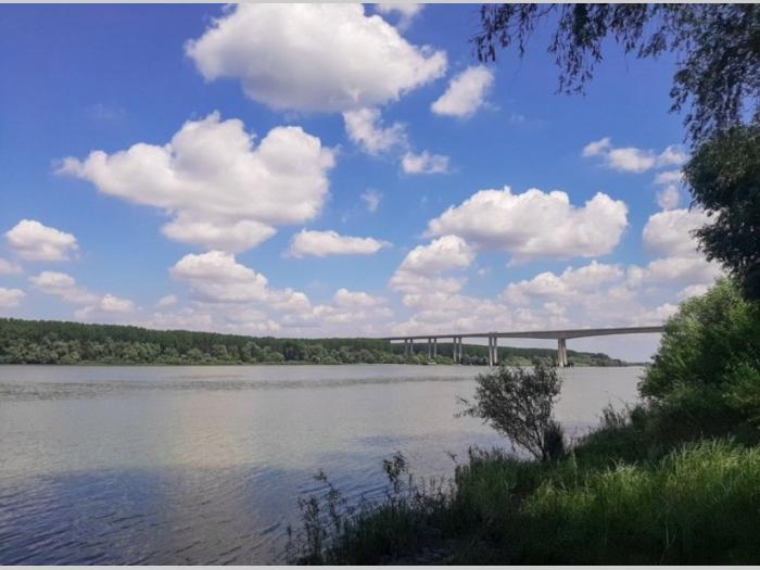 eksliuivan plac na samoj obali dunava beška besplatni mali oglasi
