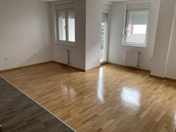stan na prodaju novi sad podbara besplatni mali oglasi
