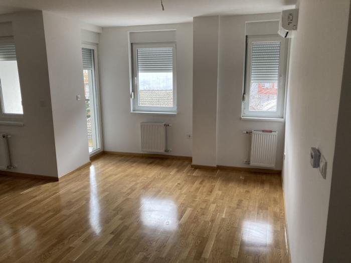 stan na prodaju novi sad podbara besplatni mali oglasi