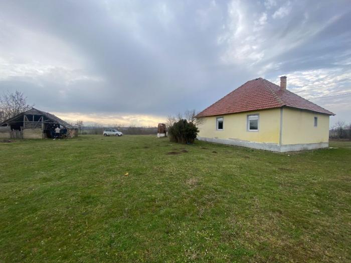 kuća sa placem 1ha ub besplatni mali oglasi