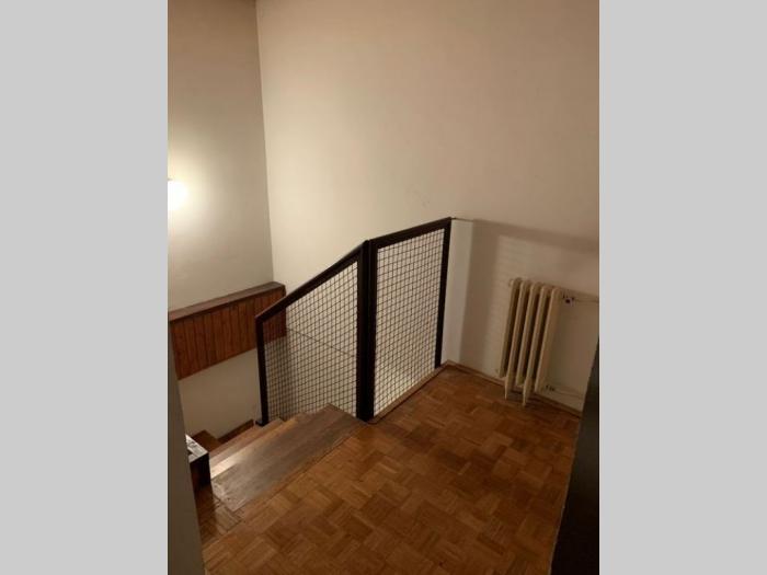 vlasnik, bežanijska kosa 1, preko puta škole, 91m2 besplatni mali oglasi