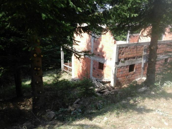 prodaja placa vikend kuće kopaonik naselje treska besplatni mali oglasi