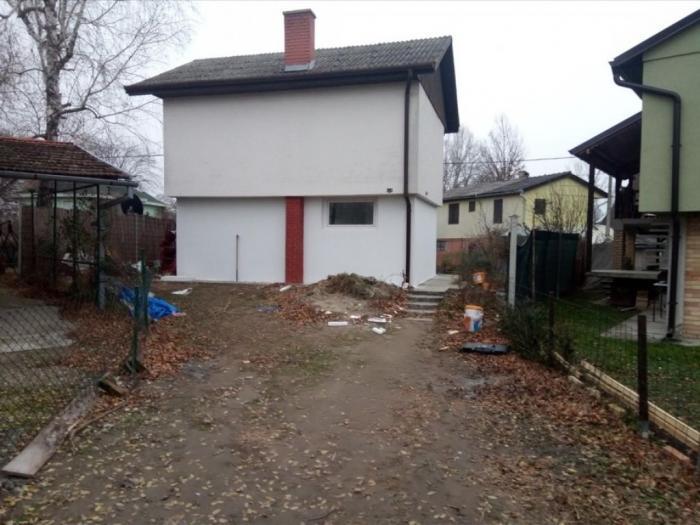 kuća na kamenjaru 1 besplatni mali oglasi