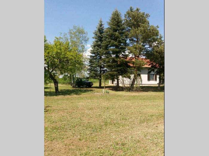 prodaja kuce i placa na selu besplatni mali oglasi