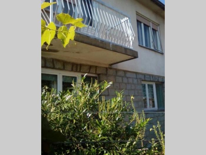 kuća gornji milanovac besplatni mali oglasi
