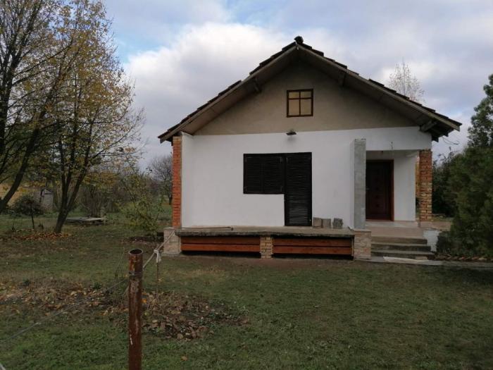 perlez vikendica prodaja 50m2 i 43 ara placa besplatni mali oglasi