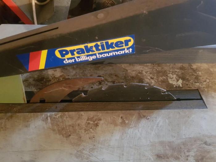 na prodaju 2 cirkulare besplatni mali oglasi