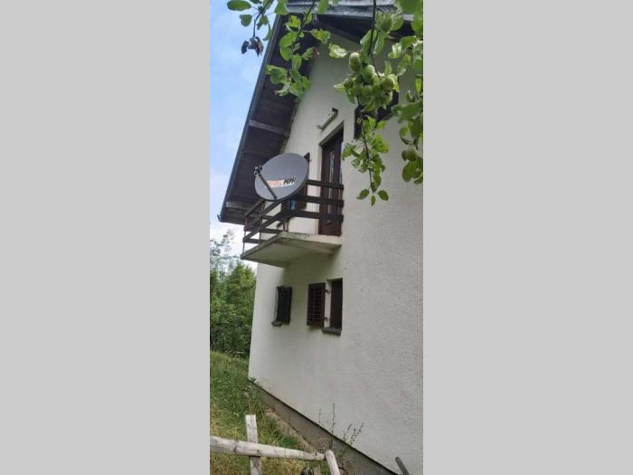 prodajem kuću na tari besplatni mali oglasi