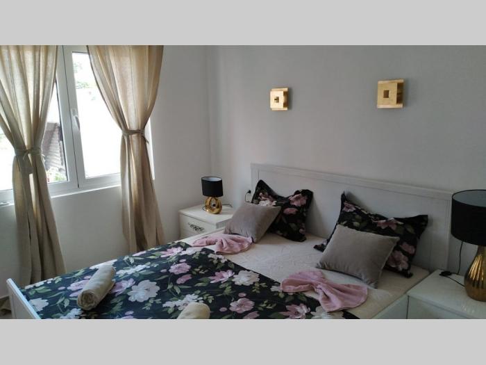 apartmani dobre vode villa valencia besplatni mali oglasi
