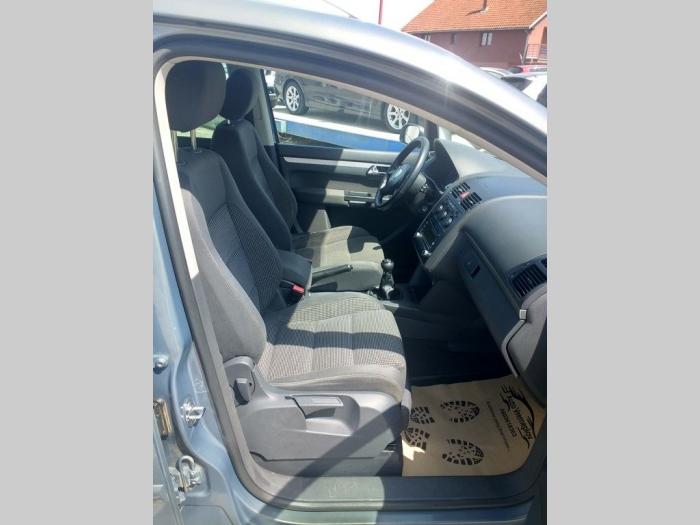 volkswagen touran 2 0 tdi besplatni mali oglasi