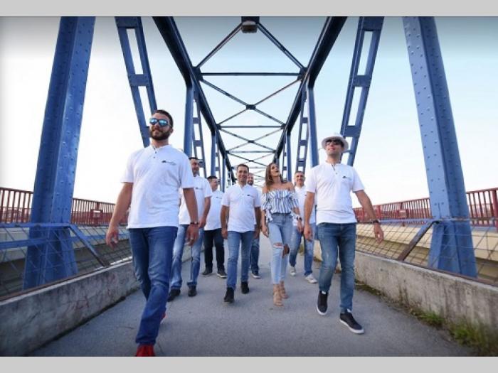 orkestar šešir moj besplatni mali oglasi