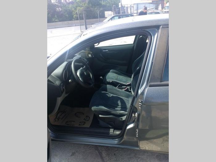 alfa romeo 147 1,6 b besplatni mali oglasi