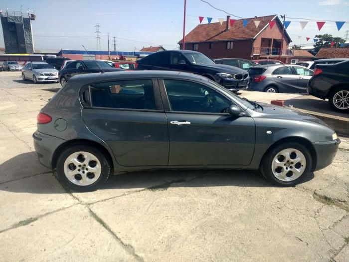 alfa romeo 147 1,6 b besplatni mali oglasi