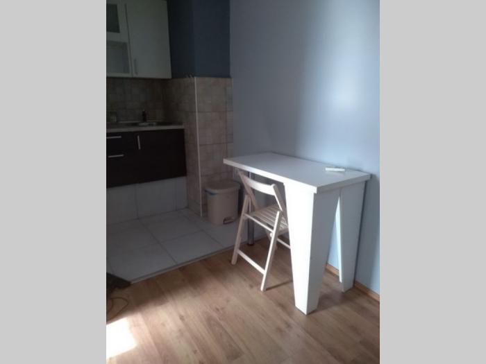 izdajem stan kod autokomande, 30m2 za jednu osobu besplatni mali oglasi