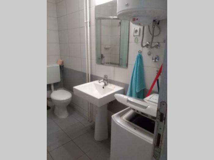 izdajem stan kod autokomande, 30m2 za jednu osobu besplatni mali oglasi