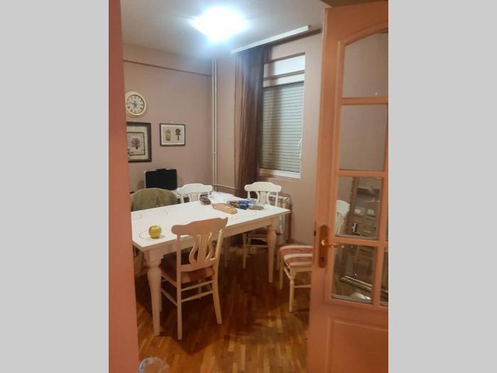 iznajmljujem stan u zemunu, prvomajska, 60 m2 cg ,1 sprat, namešten besplatni mali oglasi