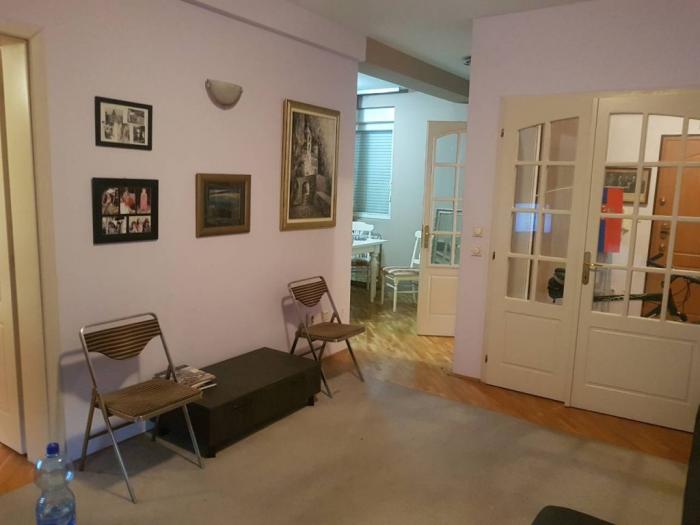prodajem stan u zemunu, prvomajska, 60 m2 cg, 1 sprat, namesten besplatni mali oglasi