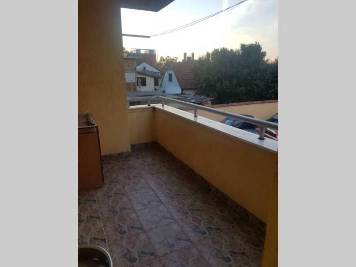 prodajem stan u zemunu, prvomajska, 60 m2 cg, 1 sprat, namesten besplatni mali oglasi
