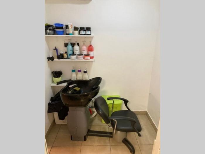 prodajem razrađen biznis salon u a bloku na novom beogradu besplatni mali oglasi