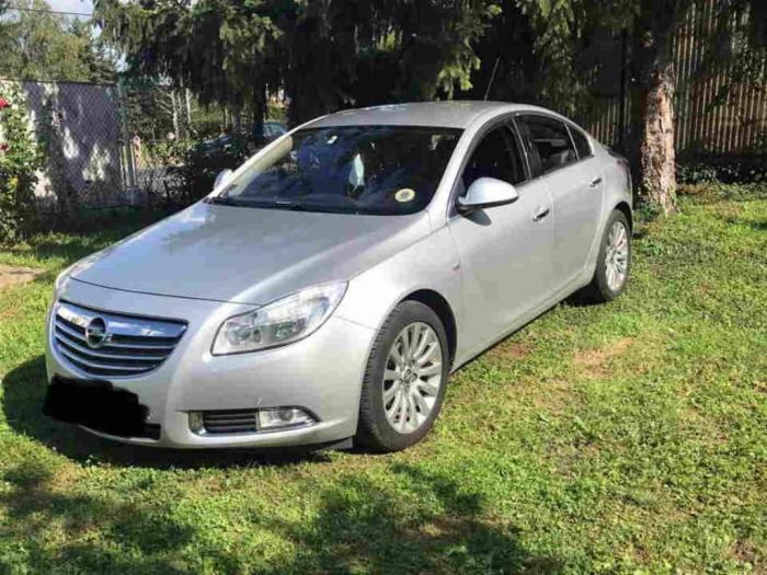 opel insignia 2 0 cdti 2011 godiste besplatni mali oglasi