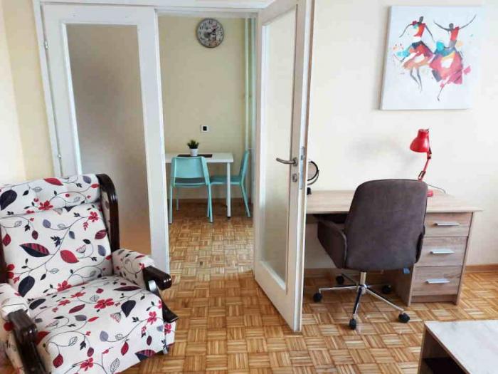 svetao jednosoban stan u centru mirijeva, u beogradu renoviran besplatni mali oglasi
