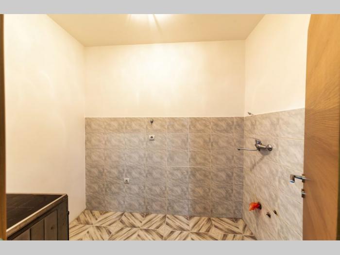 vračar, hram svetog save, šumatovačka, 80,45 m2 besplatni mali oglasi