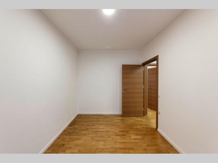 vračar, hram svetog save, šumatovačka, 80,45 m2 besplatni mali oglasi