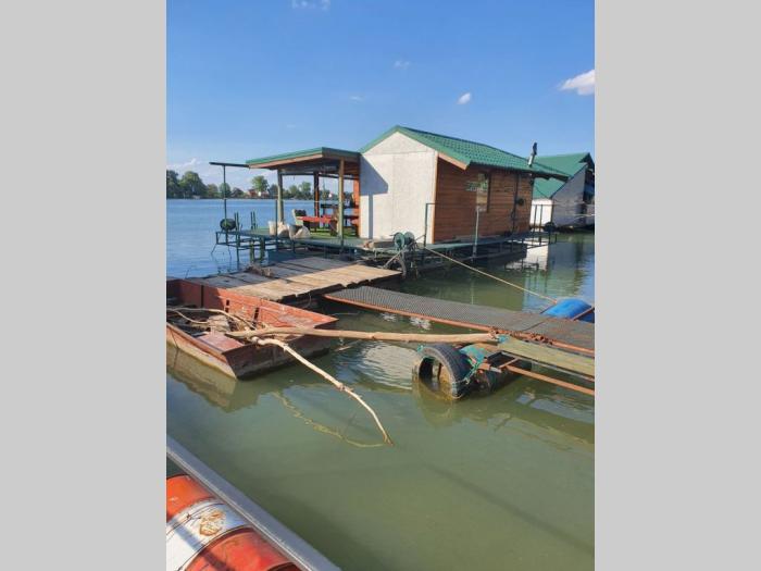 splav sa mestom na savi na makišu (ada madarica) prodaja besplatni mali oglasi