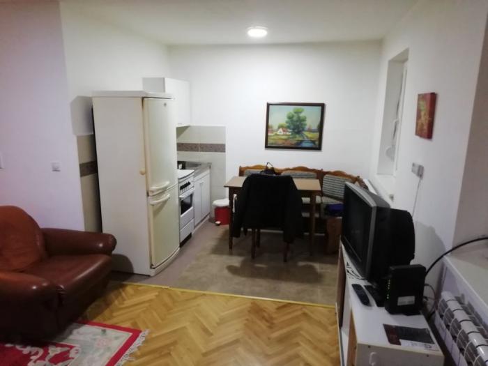 garsonjeru na banovom brdu orfelinova 30m2 besplatni mali oglasi
