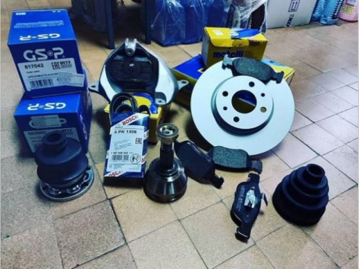 auto delovi surčin besplatni mali oglasi