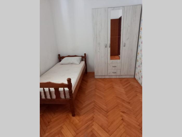 budva izdaje se trosoban stan sa velikim balkonom besplatni mali oglasi