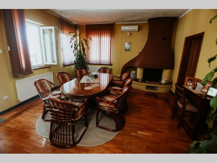 kuća 240 m2 na 6 ari placa aranđelovac besplatni mali oglasi