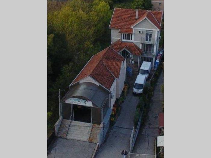 stambeno poslovni prostor na prodaju, 1km od centra grada kraljeva besplatni mali oglasi