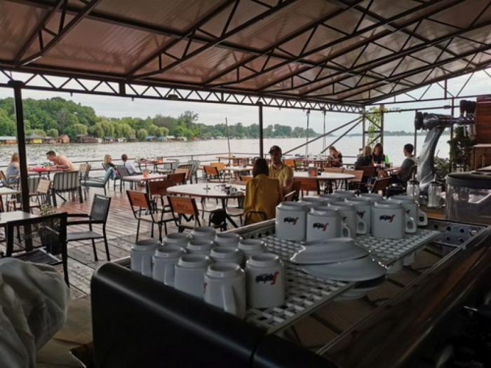splav terasa od 360 m2 na pontonima prodaja besplatni mali oglasi