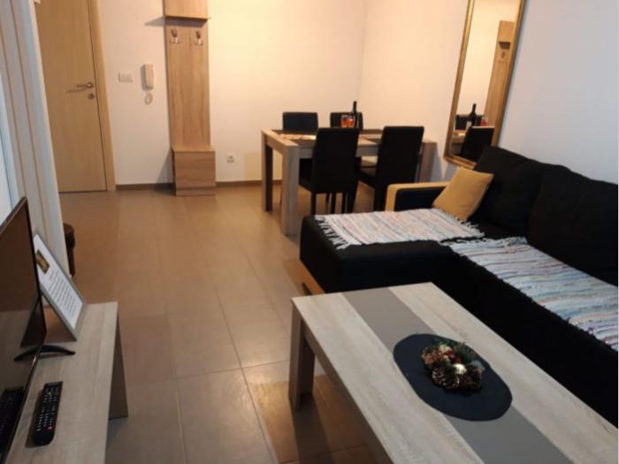 izdajem apartman na ledinama, novi beograd besplatni mali oglasi