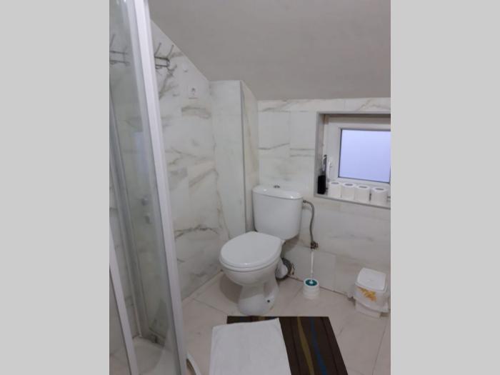 izdajem apartman na ledinama, novi beograd besplatni mali oglasi