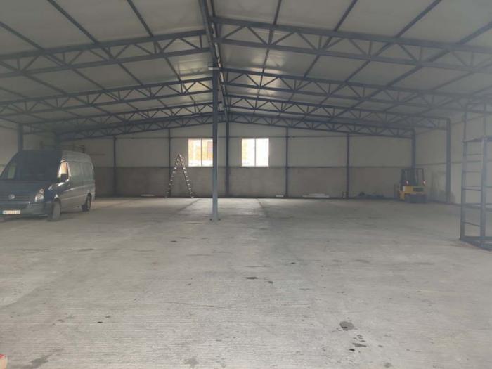 izdajem halu sa magaciniskim prostorom površine 1000 m2 besplatni mali oglasi