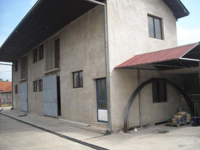 izdajem halu sa magaciniskim prostorom površine 1000 m2 besplatni mali oglasi
