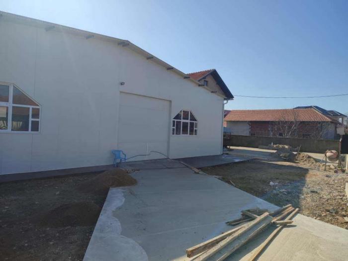 izdajem halu sa magaciniskim prostorom površine 1000 m2 besplatni mali oglasi