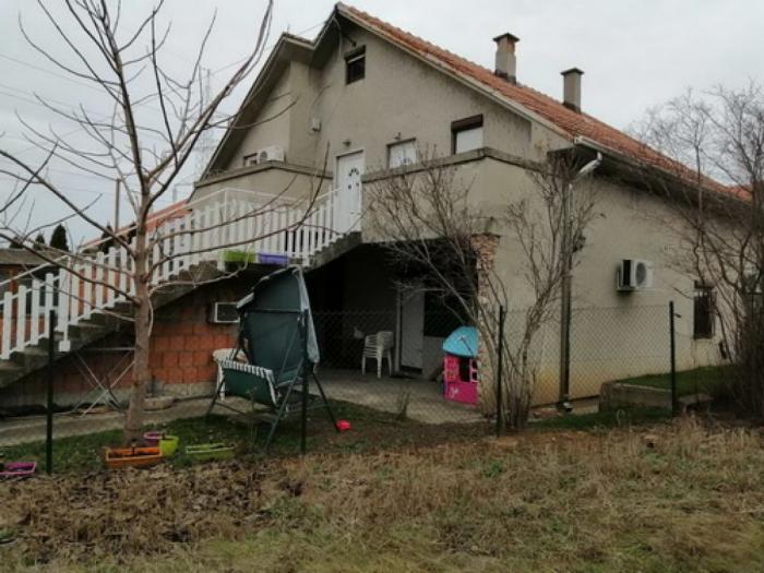 kuća medaković padina 230m2 50 m2 garaža besplatni mali oglasi