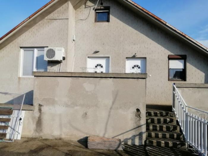 kuća medaković padina 230m2 50 m2 garaža besplatni mali oglasi