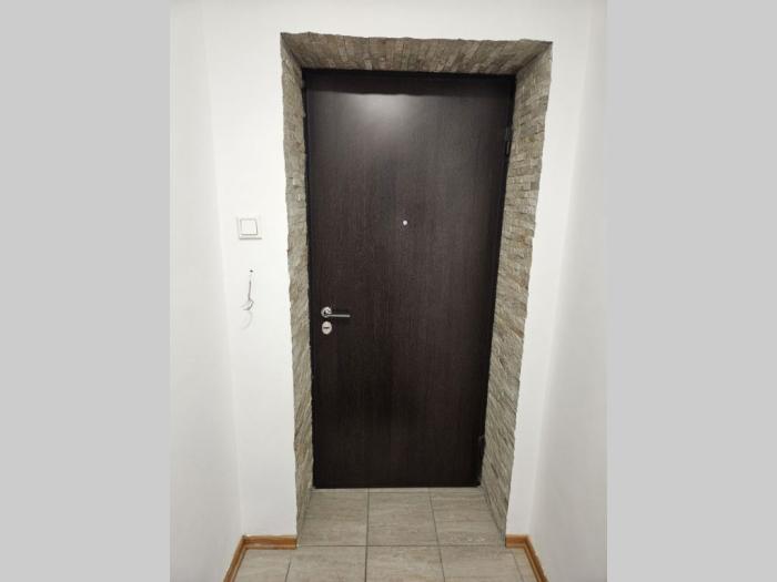 kanarevo brdo, 2 0, 50 2t, 2 4, cg, renoviran besplatni mali oglasi