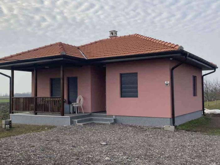 plac od 135 ari sa montažnom kućom sa 250 šljive stare 10 god ugrinovci, beograd besplatni mali oglasi