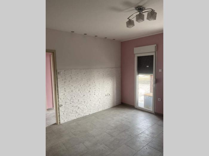 plac od 135 ari sa montažnom kućom sa 250 šljive stare 10 god ugrinovci, beograd besplatni mali oglasi