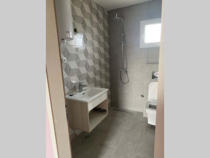 plac od 135 ari sa montažnom kućom sa 250 šljive stare 10 god ugrinovci, beograd besplatni mali oglasi